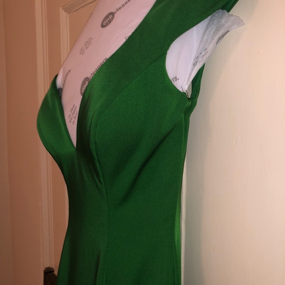 Green Tony Bowls Gown - Size 6 - Profess. Cleaned - Picture 5 of 8